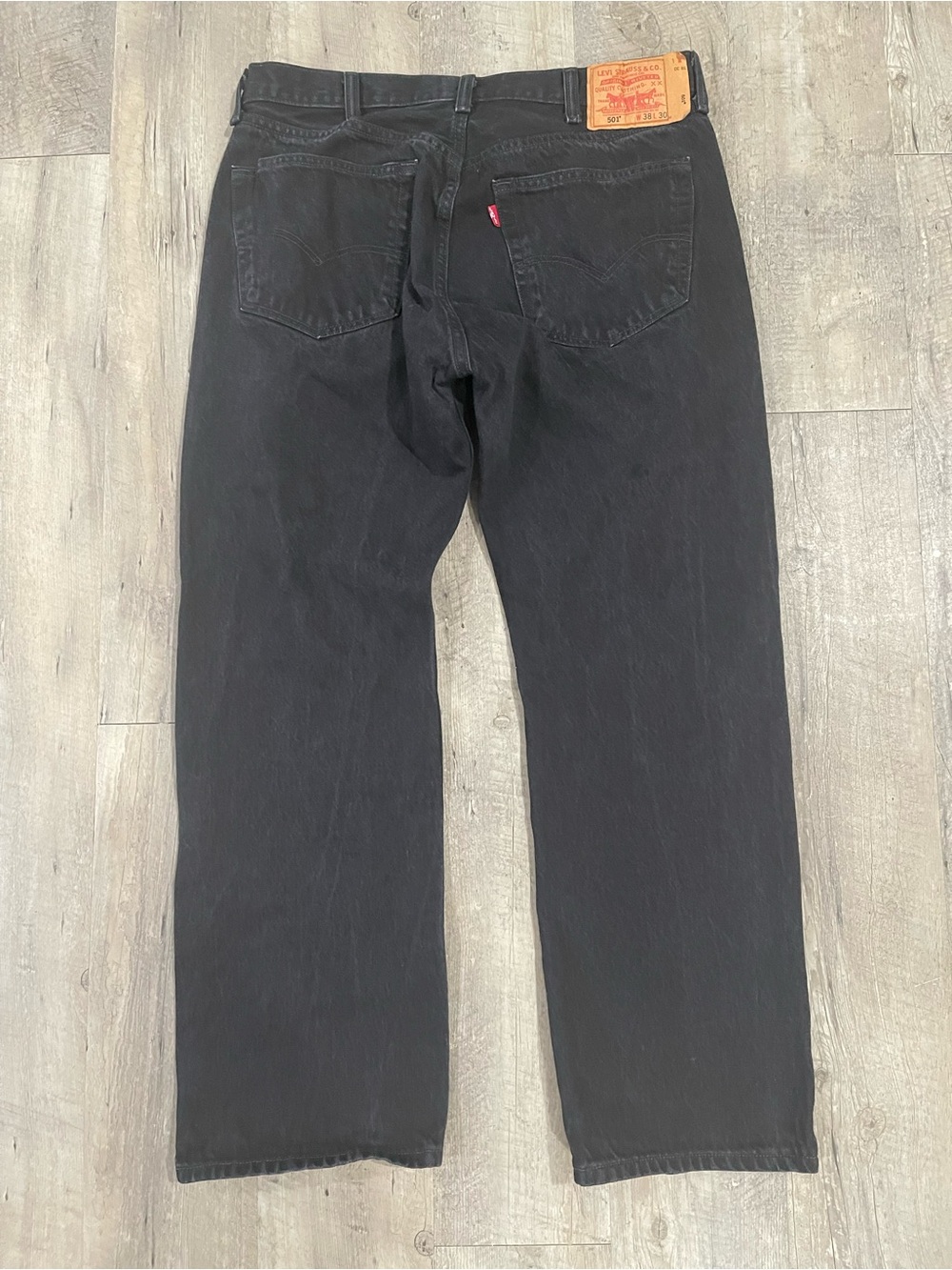 Levi's Men's Black Straight Jeans - Classic Denim